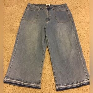 OSO CASUALS CROP FLARE JEANS GUC SZ 16